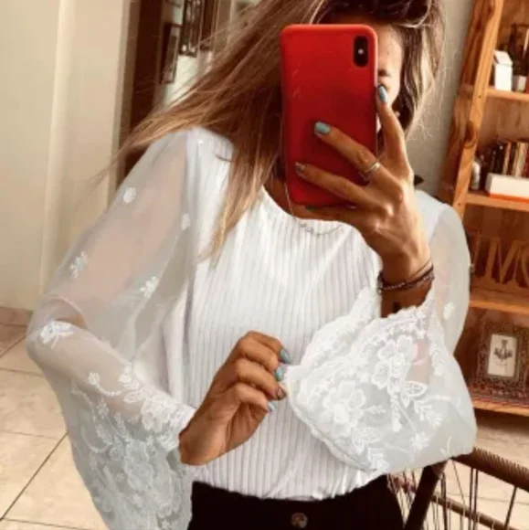 ♥️New flare lace sleeve top - Picture 3 of 7